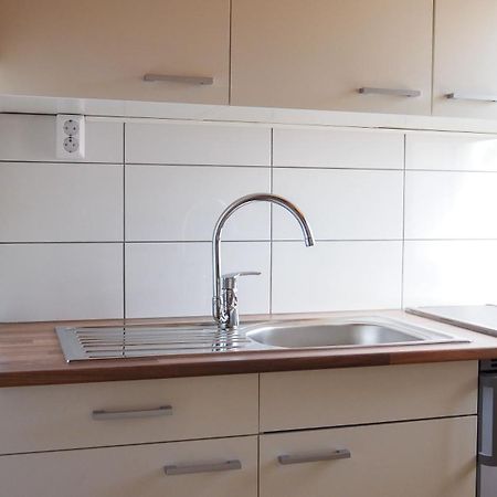 Komplett Laegenhet Med Sjoeutsikt Malmon Exterior foto