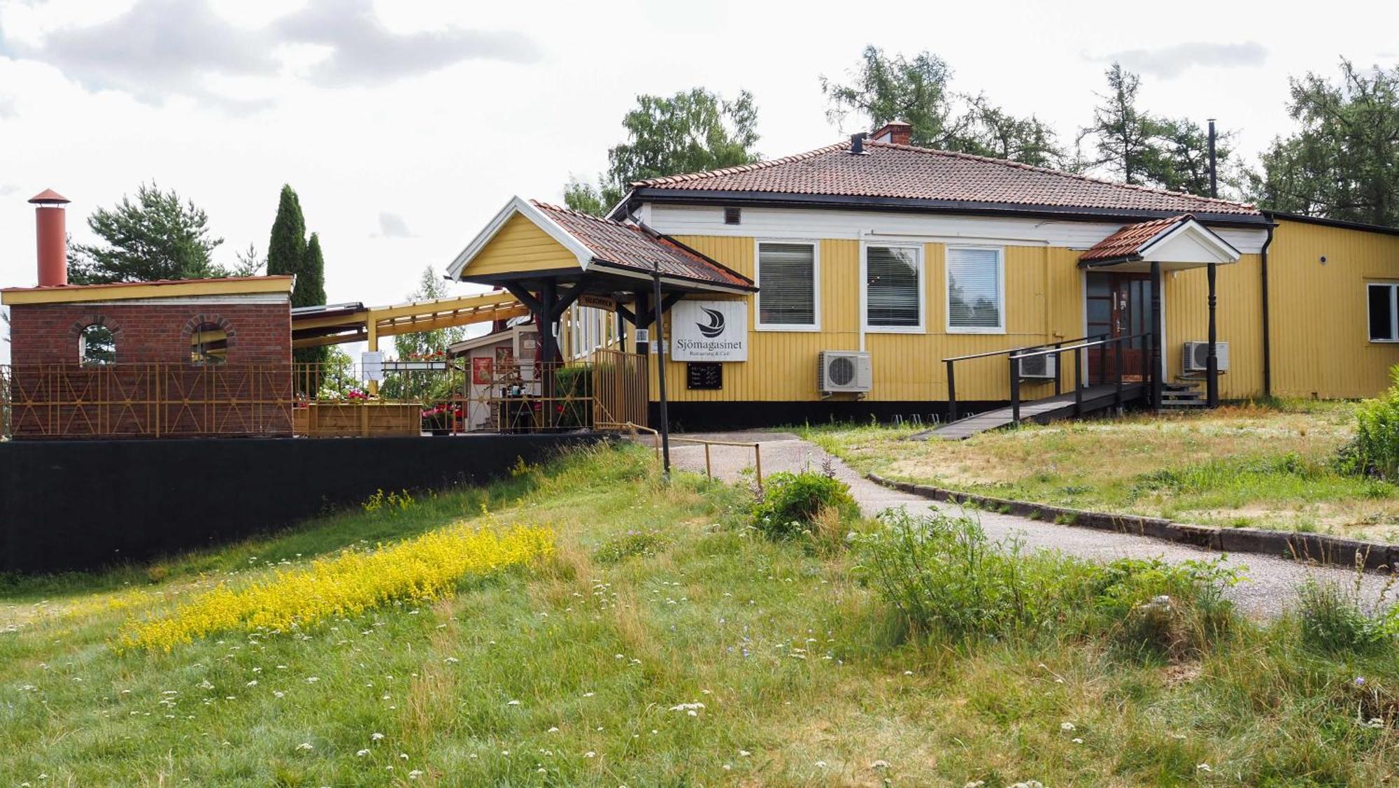 Komplett Laegenhet Med Sjoeutsikt Malmon Exterior foto